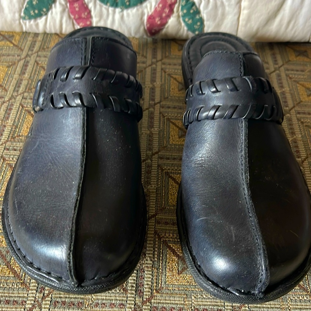 Born shoe slip ons